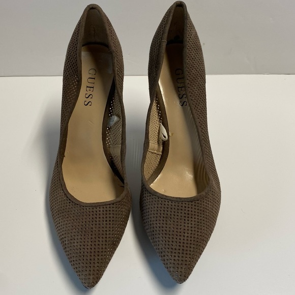 Guess woman’s gorgeous brand taupe size 8, - Picture 6 of 12